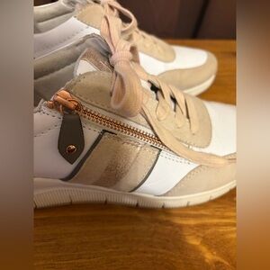 Jana Relax-Fit Trainers/ Rose Gold Zippers w/laceups